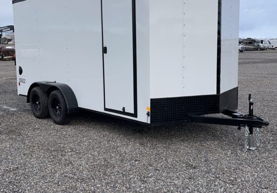 7X16 WHITE TANDEM AXLE ENCLOSED TRAILER