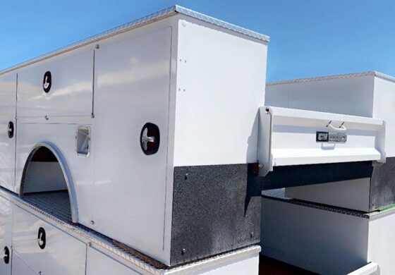 SOLID TOP UTILITY SERVICE BED